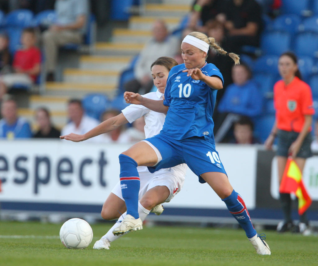 Corinne Yorston looks to win the ball against Iceland.